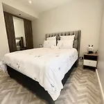 Luxury Foreshore Smart Home Uninterrupted Power