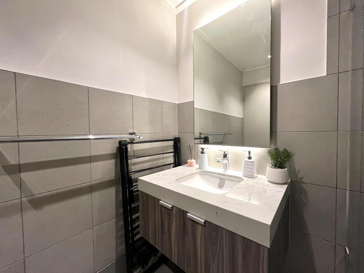 Luxury Foreshore Smart Uninterrupted Power Apartment *